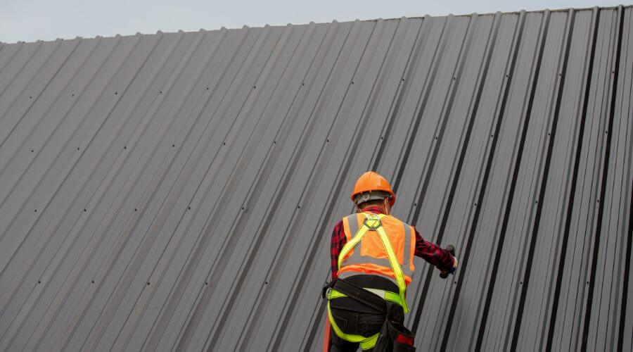 Professional gutter cleaning in Carolina, RI